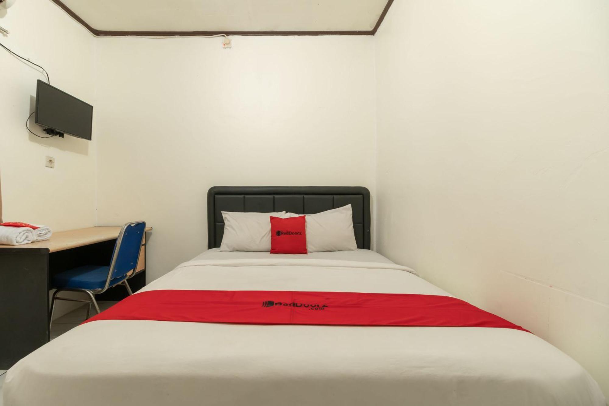 Reddoorz Near Pondok Indah Water Park ジャカルタ エクステリア 写真
