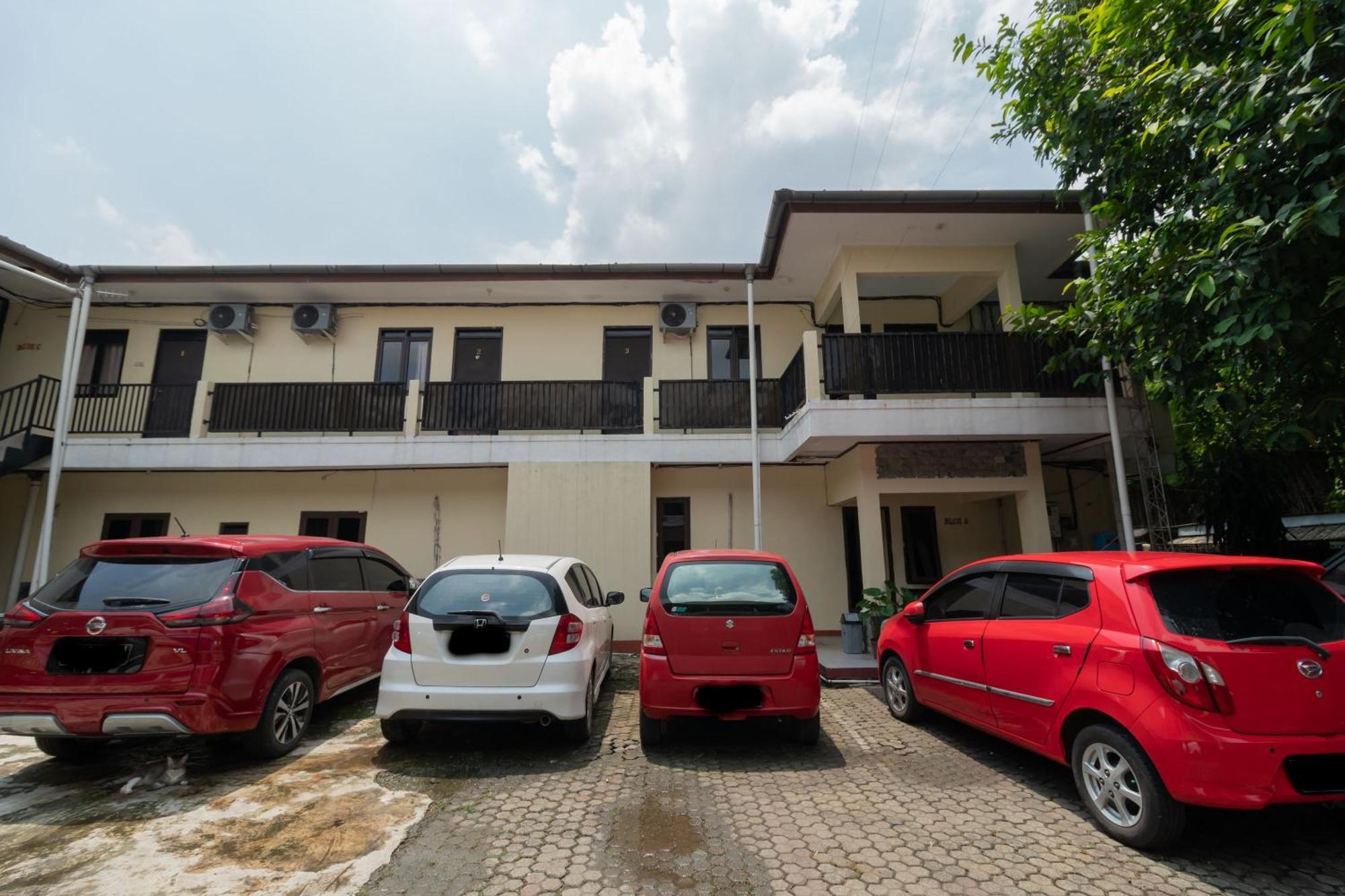 Reddoorz Near Pondok Indah Water Park ジャカルタ エクステリア 写真