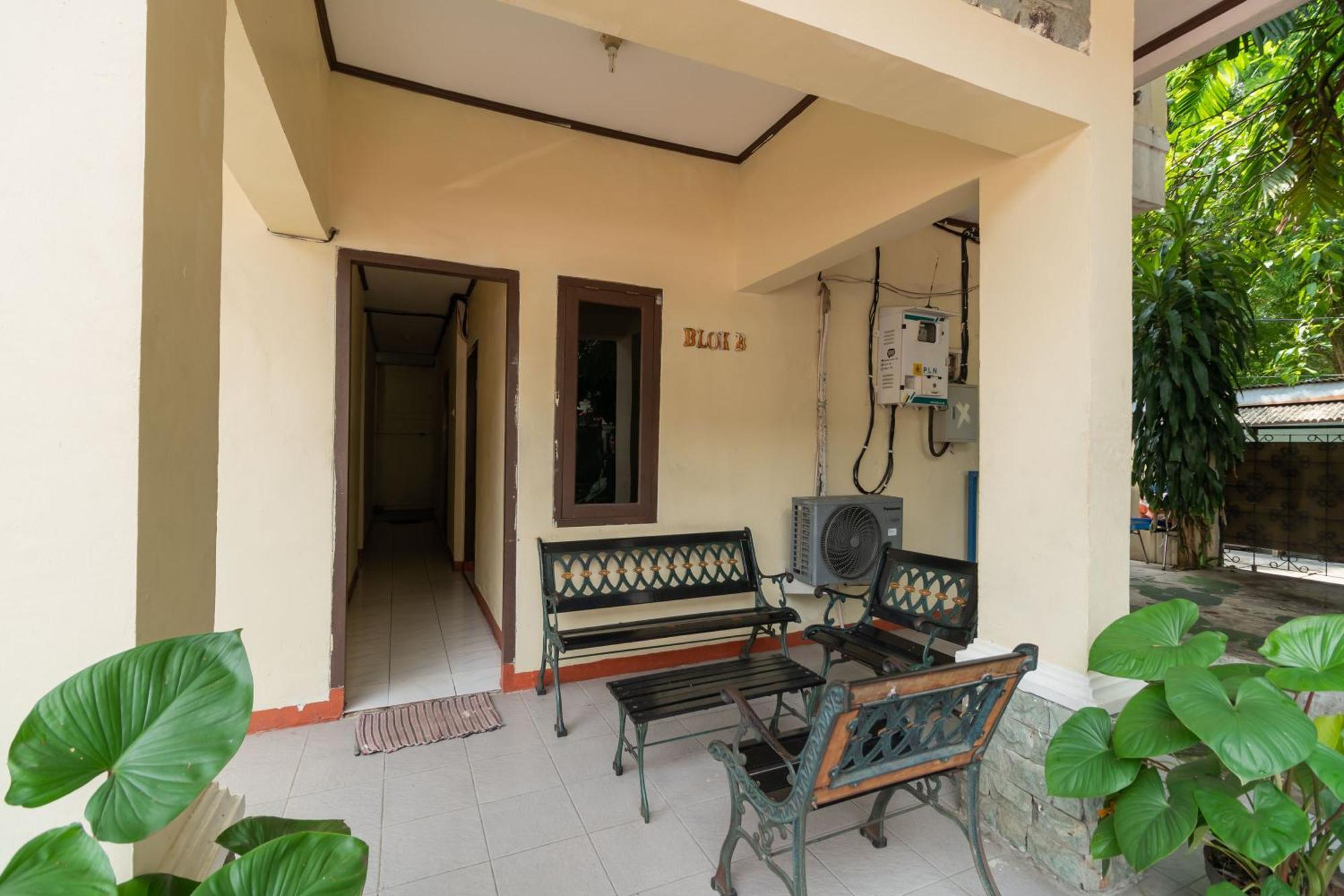 Reddoorz Near Pondok Indah Water Park ジャカルタ エクステリア 写真
